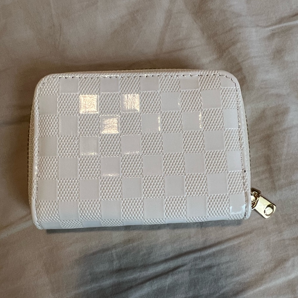 White Checkered Zip Wallet